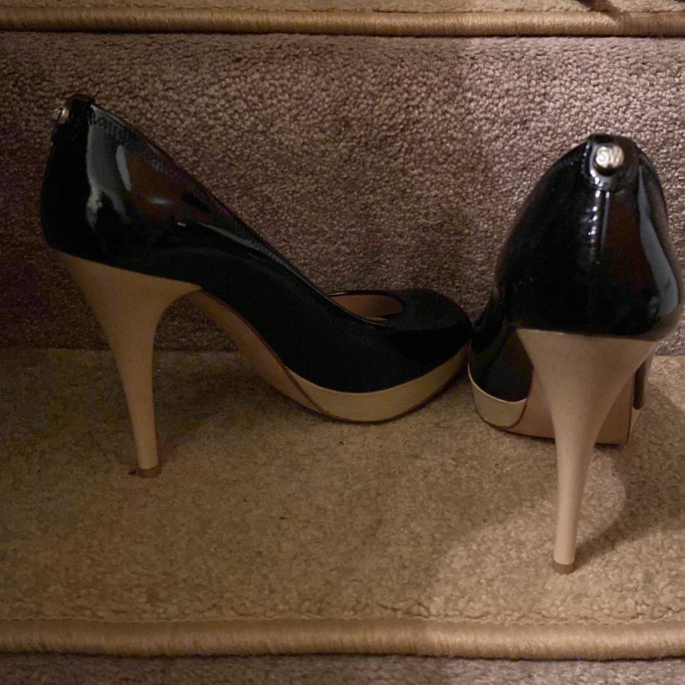 STUART WEITZMAN-BEAUTIFUL/HI HEEL BLK PATENT PEEP TOE-EXCELLENT CONDITION - Picture 5 of 9